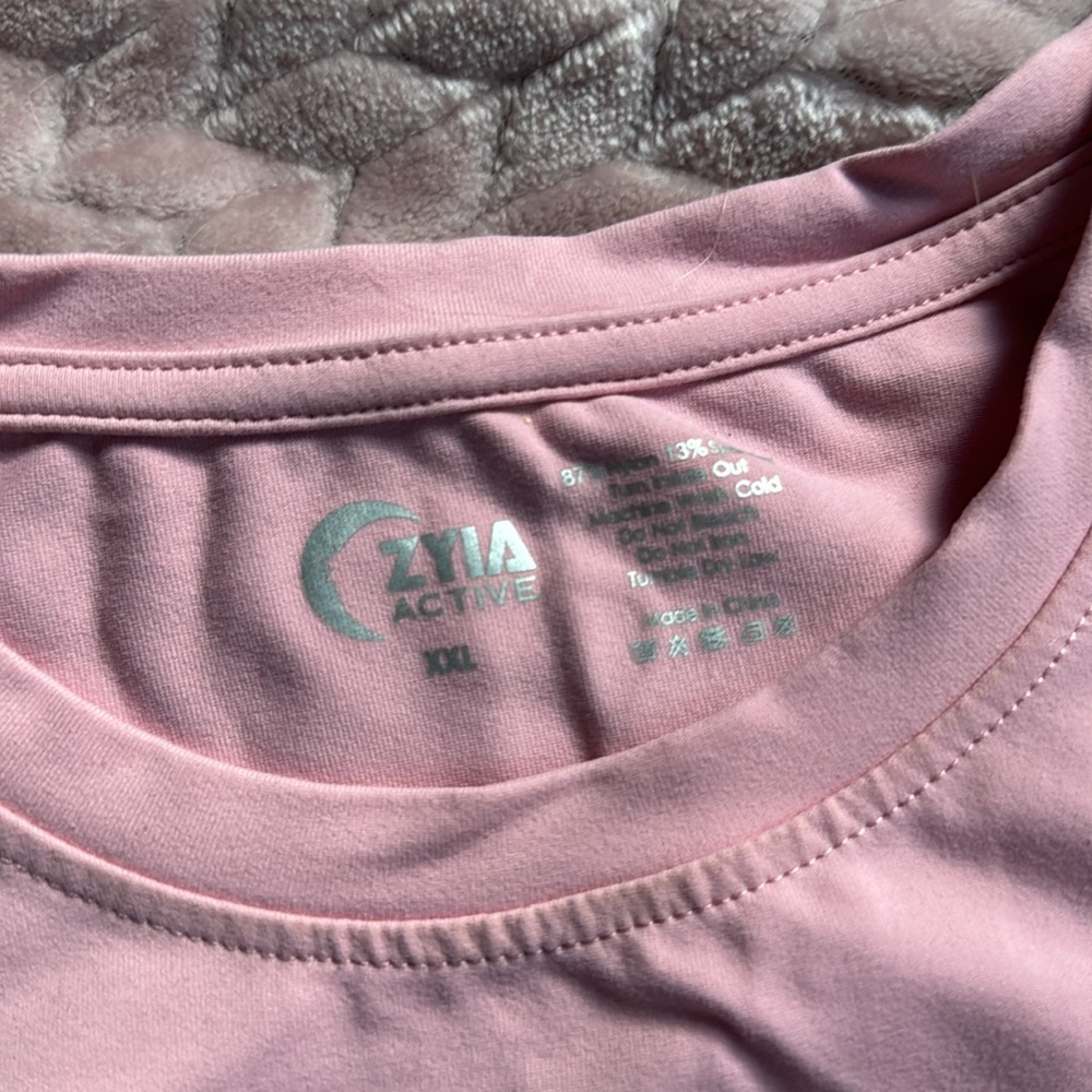 2 cropped Zyia tank tops xxl - Picture 3 of 6